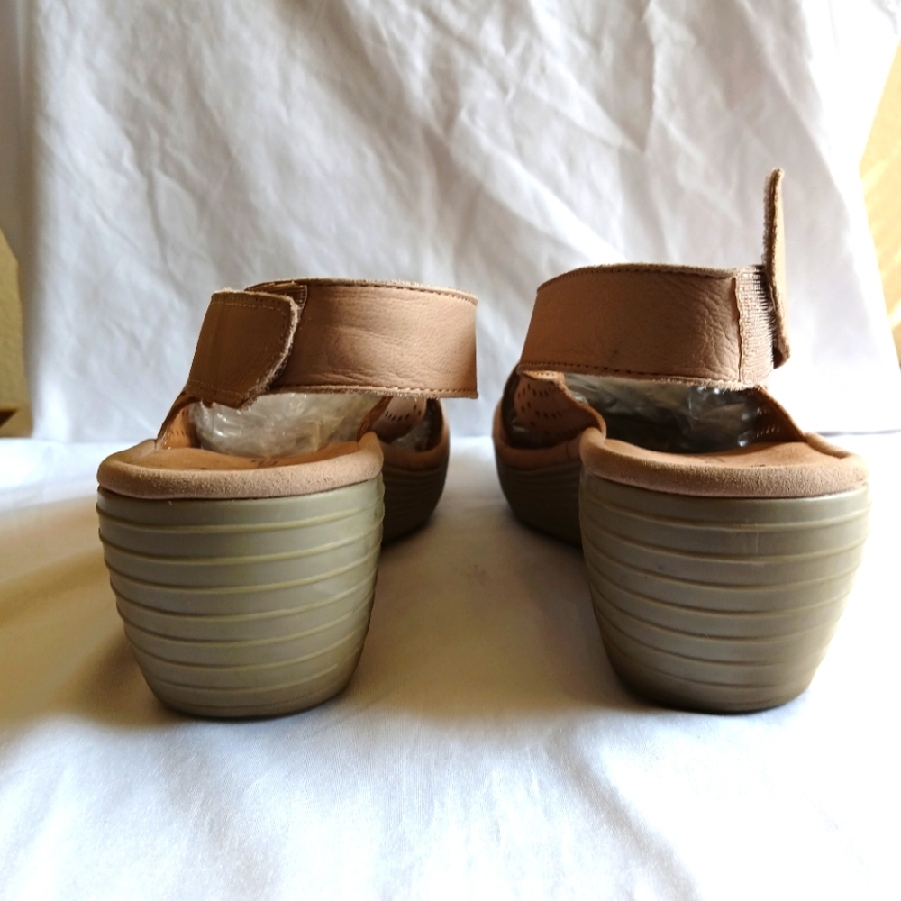 Clarks Collection Soft Cushion Comfort Wedge Sandals - Picture 4 of 6